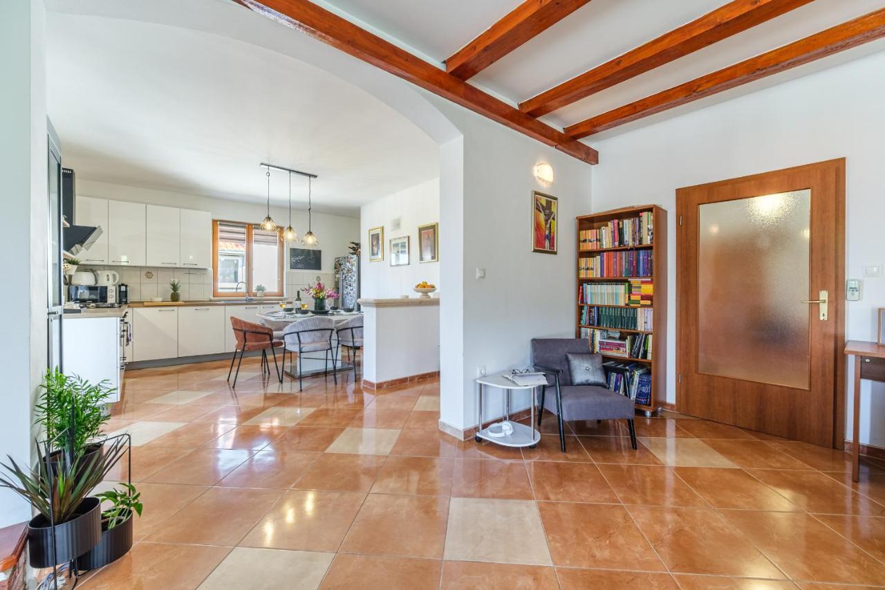 Guest House Barbara Nerezisca المظهر الخارجي الصورة