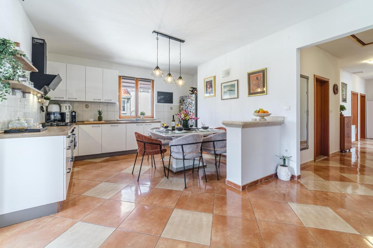 Guest House Barbara Nerezisca المظهر الخارجي الصورة